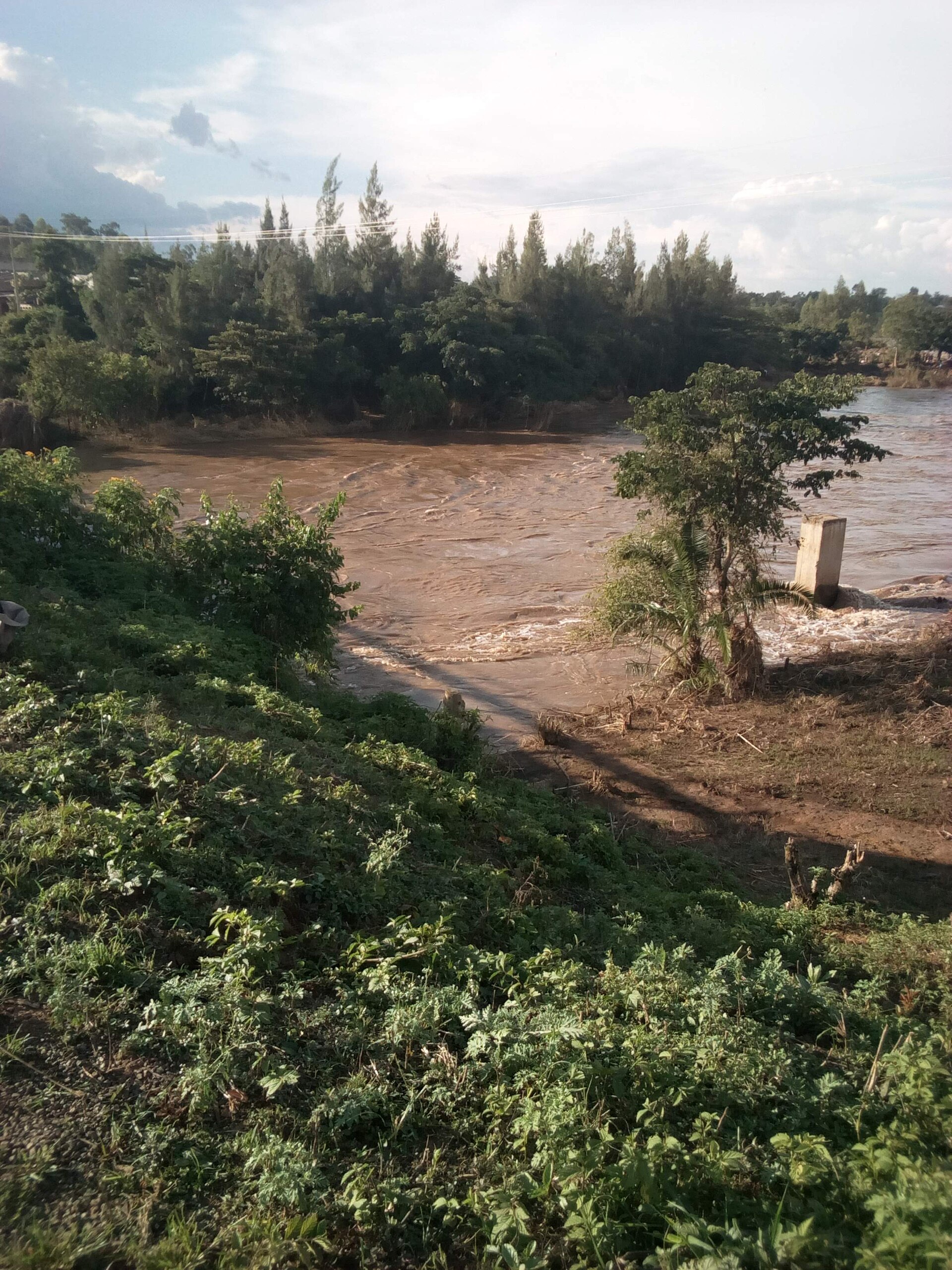 The Nzoia River road bridge on the Kisumu–Busia highway near Ahero